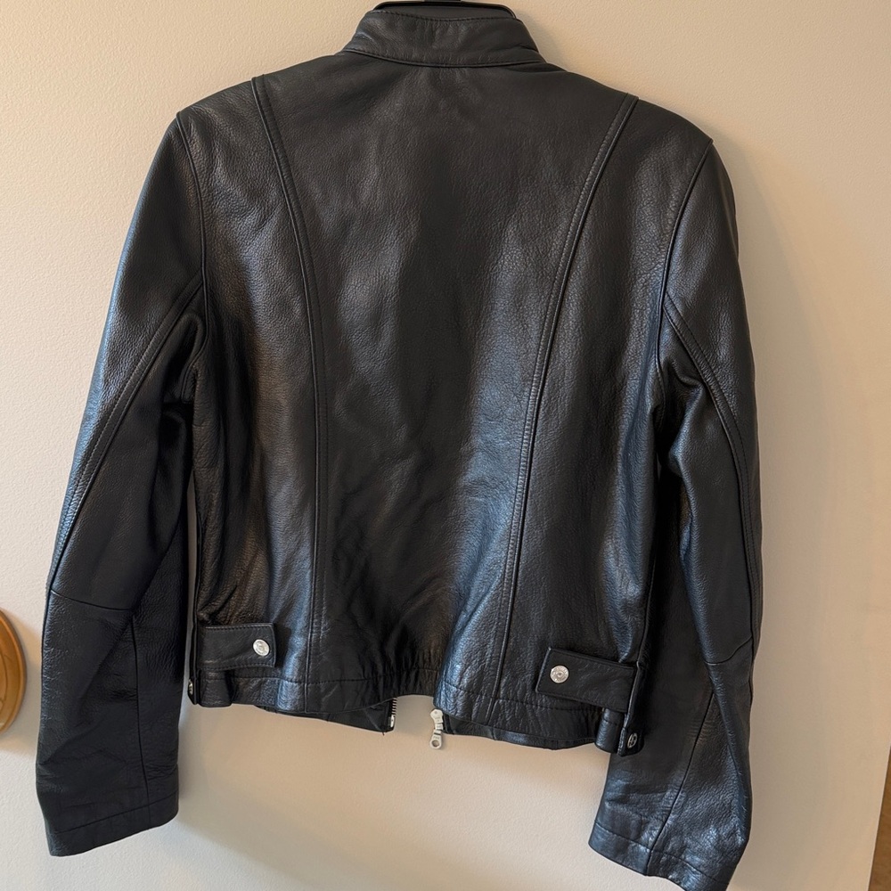 Wilsons Leather Women's Black Zip-Front Leather Jacket - Picture 6 of 7